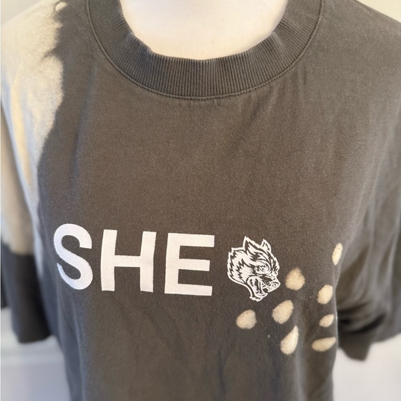Darc Sport She Wolves t-shirt RARE Design - Picture 2 of 6